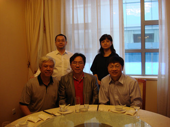 المدير العام Shu Bangjun تواصل مع العملاء الأمريكيين CTC في 24 مايو من عام 2012.